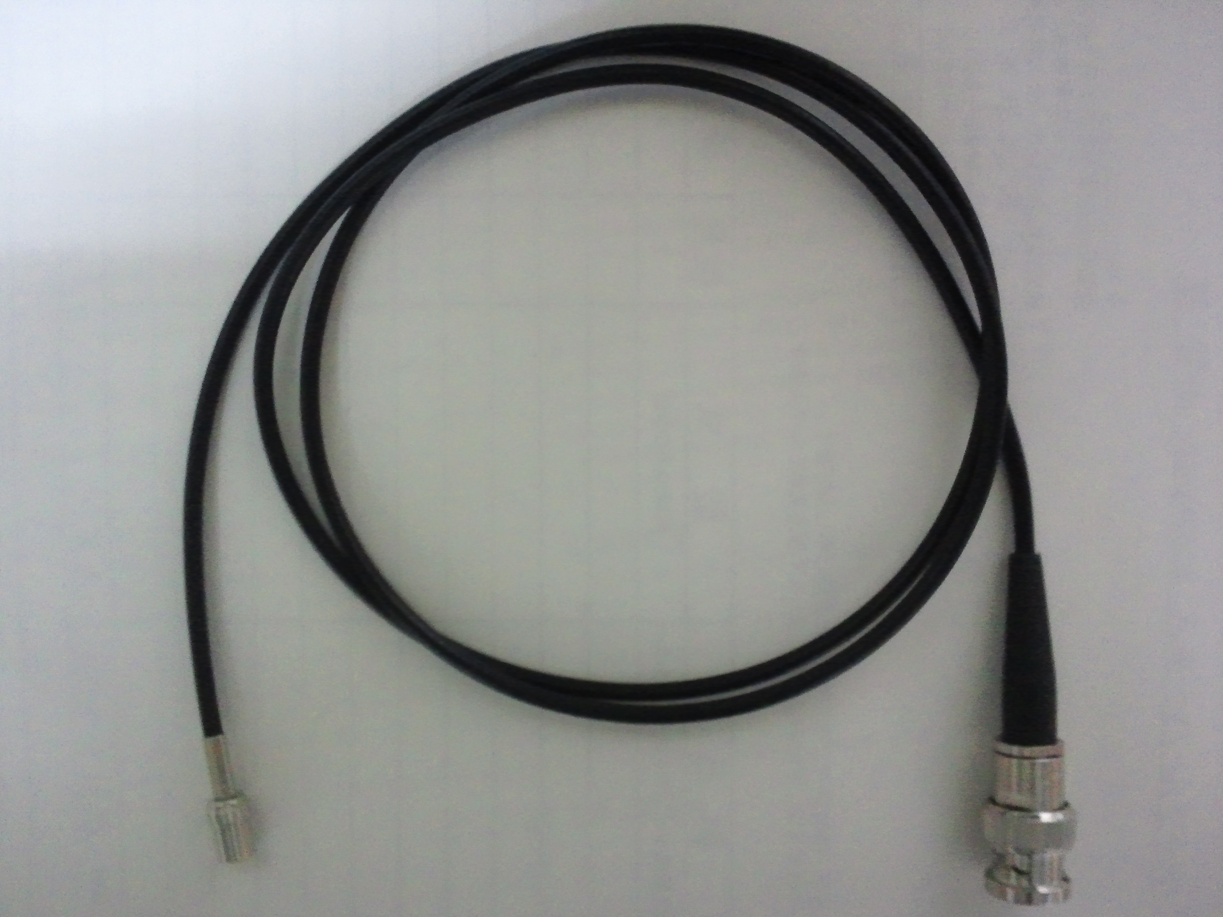 http://www.cable-harness-ex.com/case/BNC-SMB%E3%80%801m.JPG