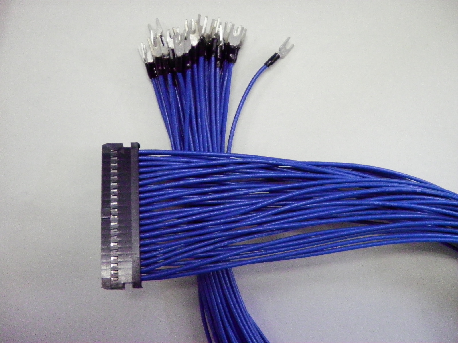 http://www.cable-harness-ex.com/case/SANY0004.JPG
